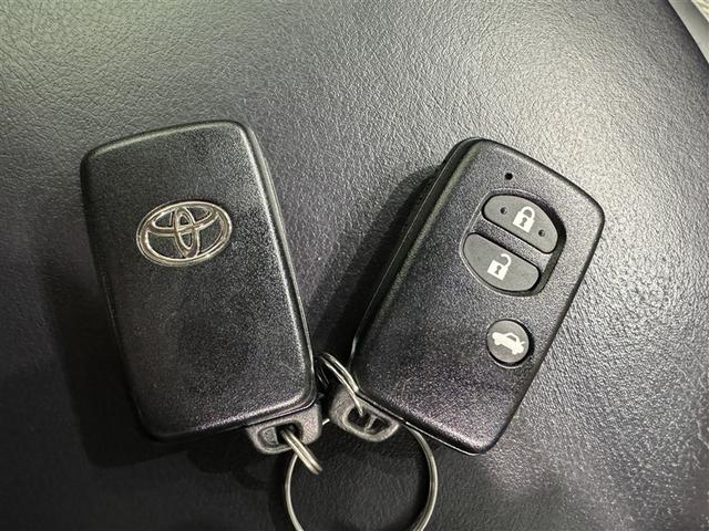 マークＸ ２５０Ｇ　衝突被害軽減システム　メモリーナビ　フルセグ　バックカメラ　ＥＴＣ　ドラレコ　ＣＤ　ミュージックプレイヤー接続可　ＤＶＤ再生　電動シート　オートクルーズコントロール　ＬＥＤヘッドランプ　スマートキー（24枚目）