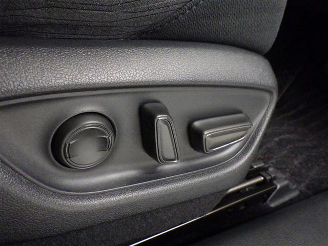 クラウン Ｓ　Ｃパッケージ　衝突被害軽減システム　フルセグ　バックカメラ　ＥＴＣ　ドラレコ　ＣＤ　ミュージックプレイヤー接続可　ＤＶＤ再生　電動シート　オートクルーズコントロール　ＬＥＤヘッドランプ　スマートキー　キーレス（26枚目）