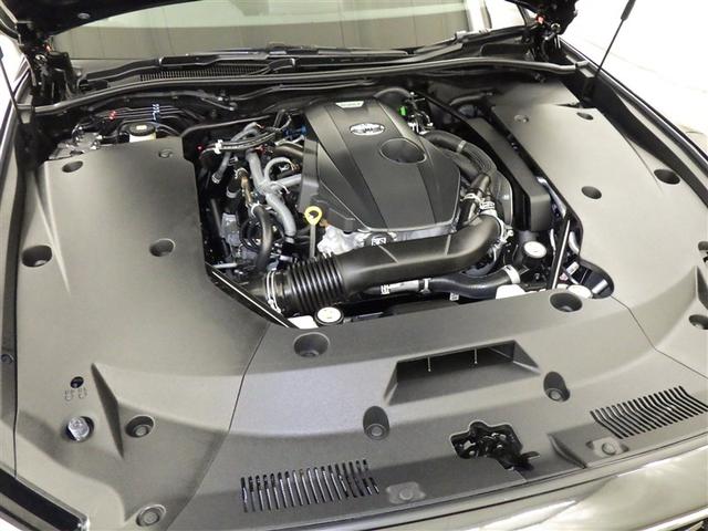 クラウン Ｓ　Ｃパッケージ　衝突被害軽減システム　フルセグ　バックカメラ　ＥＴＣ　ドラレコ　ＣＤ　ミュージックプレイヤー接続可　ＤＶＤ再生　電動シート　オートクルーズコントロール　ＬＥＤヘッドランプ　スマートキー　キーレス（29枚目）