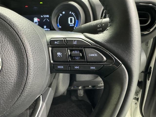 ヤリスクロス Ｇ　衝突被害軽減システム　バックカメラ　ＥＴＣ　ドラレコ　ミュージックプレイヤー接続可　オートクルーズコントロール　スマートキー　キーレス（17枚目）