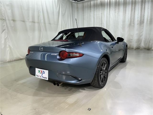 後ろから見ると車の印象も変わりますね♪