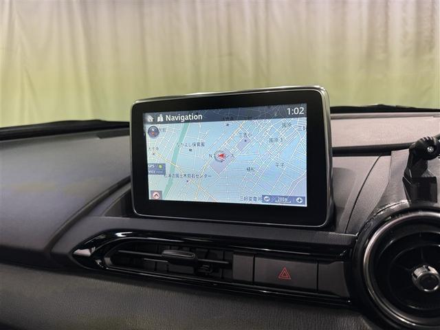 ナビゲーション付です。　ナビがあると便利、ラクラク何処でもいけます。　ナビが有るのと無いのとでは大きな違いですね。