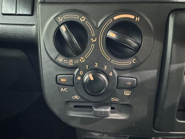 エアコンは操作性の良いダイヤル式です。