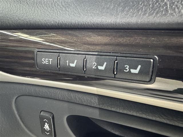 �V�[�g�������[�@�\�����t���ł��B�V�[�g�̈ʒu�����ꂼ��L�����Ă��������ł���̂ŁA���Ƒ���A�����̕��ŎԂ������I�[�i�[�l�ɂ́A�֗��ȋ@�\�ł��B