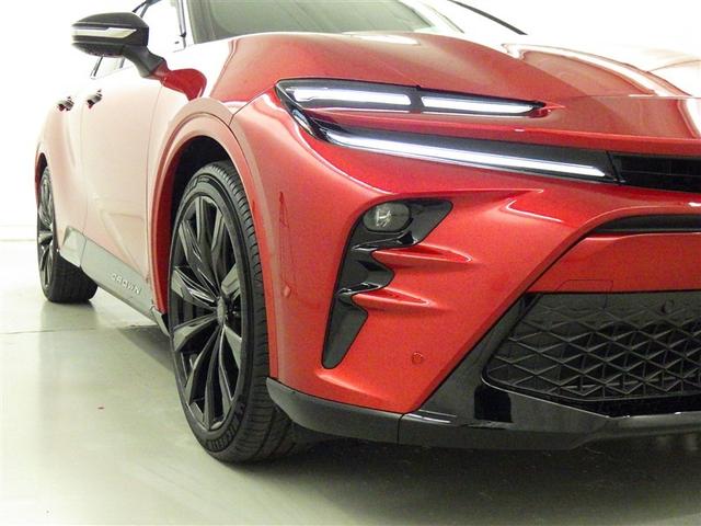 クラウンスポーツ Ｚ　衝突被害軽減システム　フルセグ　バックカメラ　ＥＴＣ　ドラレコ　ミュージックプレイヤー接続可　サンルーフ　革シート　電動シート　オートクルーズコントロール　ＬＥＤヘッドランプ　スマートキー　キーレス（8枚目）