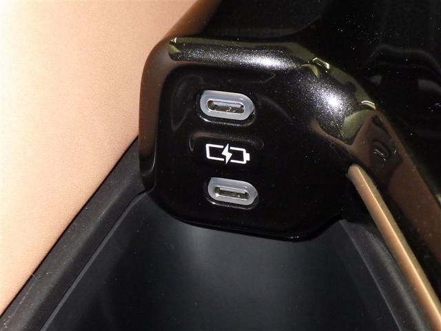 クラウンスポーツ Ｚ　衝突被害軽減システム　フルセグ　バックカメラ　ＥＴＣ　ドラレコ　ミュージックプレイヤー接続可　サンルーフ　革シート　電動シート　オートクルーズコントロール　ＬＥＤヘッドランプ　スマートキー　キーレス（16枚目）