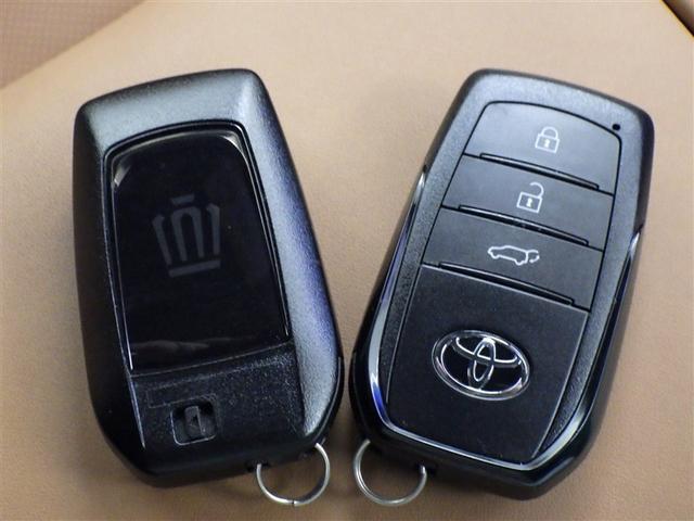 クラウンスポーツ Ｚ　衝突被害軽減システム　フルセグ　バックカメラ　ＥＴＣ　ドラレコ　ミュージックプレイヤー接続可　サンルーフ　革シート　電動シート　オートクルーズコントロール　ＬＥＤヘッドランプ　スマートキー　キーレス（24枚目）