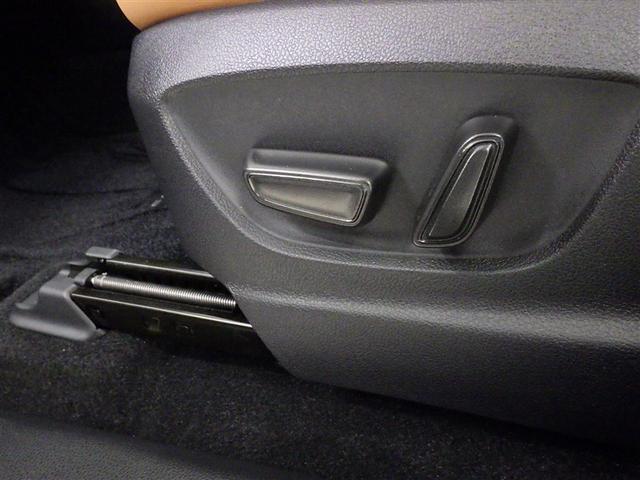 クラウンスポーツ Ｚ　衝突被害軽減システム　フルセグ　バックカメラ　ＥＴＣ　ドラレコ　ミュージックプレイヤー接続可　サンルーフ　革シート　電動シート　オートクルーズコントロール　ＬＥＤヘッドランプ　スマートキー　キーレス（27枚目）