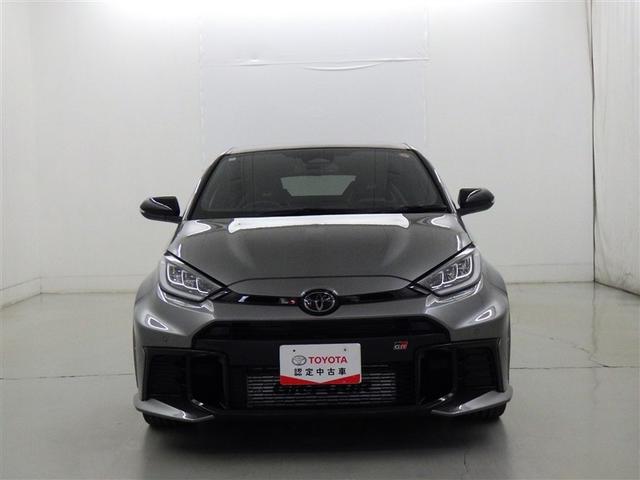 ＧＲヤリス ＲＺ　ハイパフォーマンス　６速マニュアル　衝突被害軽減システム　フルセグ　バックカメラ　ＥＴＣ　ミュージックプレイヤー接続可　後席モニター　オートクルーズコントロール　ＬＥＤヘッドランプ　スマートキー　キーレス　４ＷＤ（3枚目）