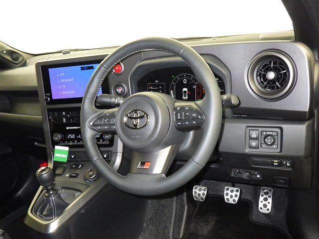 ＧＲヤリス ＲＺ　ハイパフォーマンス　６速マニュアル　衝突被害軽減システム　フルセグ　バックカメラ　ＥＴＣ　ミュージックプレイヤー接続可　後席モニター　オートクルーズコントロール　ＬＥＤヘッドランプ　スマートキー　キーレス　４ＷＤ（8枚目）