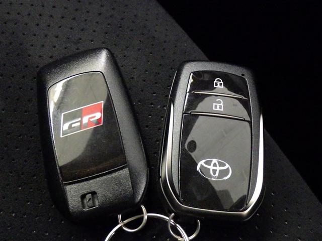 ＧＲヤリス ＲＺ　ハイパフォーマンス　６速マニュアル　衝突被害軽減システム　フルセグ　バックカメラ　ＥＴＣ　ミュージックプレイヤー接続可　後席モニター　オートクルーズコントロール　ＬＥＤヘッドランプ　スマートキー　キーレス　４ＷＤ（19枚目）