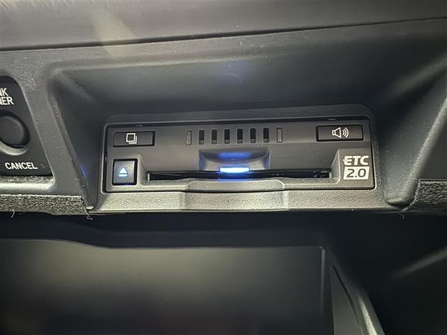 クラウンハイブリッド ＲＳアドバンス　衝突被害軽減システム　メモリーナビ　フルセグ　バックカメラ　ＥＴＣ　ドラレコ　ＣＤ　ミュージックプレイヤー接続可　ＤＶＤ再生　革シート　電動シート　オートクルーズコントロール　ＬＥＤヘッドランプ（17枚目）