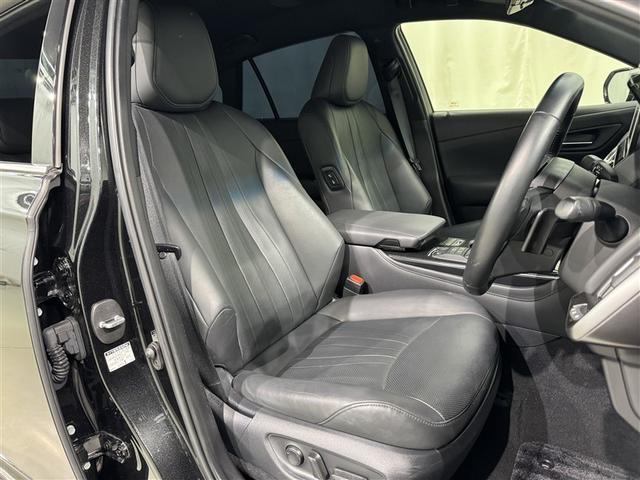 クラウンハイブリッド ＲＳアドバンス　衝突被害軽減システム　メモリーナビ　フルセグ　バックカメラ　ＥＴＣ　ドラレコ　ＣＤ　ミュージックプレイヤー接続可　ＤＶＤ再生　革シート　電動シート　オートクルーズコントロール　ＬＥＤヘッドランプ（30枚目）