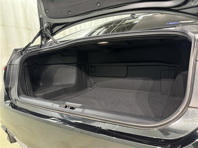 クラウンハイブリッド ＲＳアドバンス　衝突被害軽減システム　メモリーナビ　フルセグ　バックカメラ　ＥＴＣ　ドラレコ　ＣＤ　ミュージックプレイヤー接続可　ＤＶＤ再生　革シート　電動シート　オートクルーズコントロール　ＬＥＤヘッドランプ（36枚目）