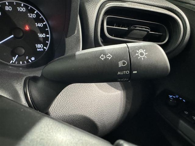 ヤリス Ｘ　Ｂパッケージ　メモリーナビ　バックカメラ　ミュージックプレイヤー接続可　キーレス（18枚目）