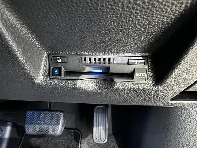 ヤリスクロス ハイブリッドＺ　衝突被害軽減システム　メモリーナビ　フルセグ　バックカメラ　ＥＴＣ　ドラレコ　ミュージックプレイヤー接続可　オートクルーズコントロール　ＬＥＤヘッドランプ　スマートキー　キーレス　ハイブリッド（15枚目）