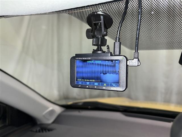 ヤリスクロス ハイブリッドＺ　衝突被害軽減システム　メモリーナビ　フルセグ　バックカメラ　ＥＴＣ　ドラレコ　ミュージックプレイヤー接続可　オートクルーズコントロール　ＬＥＤヘッドランプ　スマートキー　キーレス　ハイブリッド（27枚目）