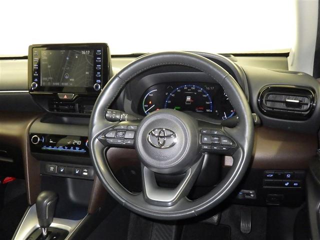 ヤリスクロス ハイブリッドＺ　衝突被害軽減システム　バックカメラ　ＥＴＣ　ミュージックプレイヤー接続可　電動シート　オートクルーズコントロール　ＬＥＤヘッドランプ　スマートキー　キーレス　ハイブリッド（9枚目）