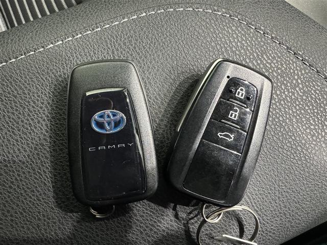 カムリ ＷＳ　衝突被害軽減システム　メモリーナビ　バックカメラ　ＥＴＣ　ドラレコ　ミュージックプレイヤー接続可　電動シート　オートクルーズコントロール　スマートキー　キーレス　ハイブリッド（24枚目）