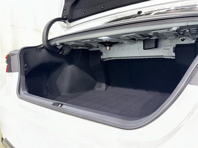 カムリ ＷＳ　衝突被害軽減システム　メモリーナビ　バックカメラ　ＥＴＣ　ドラレコ　ミュージックプレイヤー接続可　電動シート　オートクルーズコントロール　スマートキー　キーレス　ハイブリッド（29枚目）