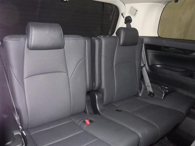 �R��ڃV�[�g���Ђ�т�Ƃ����X�y�[�X���m�ۂ��Ă��܂��B��l���ł̂��o�������΂�����ł��I