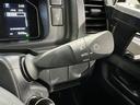【オートライト】車外の明るさに応じて、自動的にライトの点灯・消灯をしてくれます。