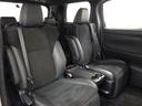 足元広々で、ゆったりとした後席ですね。　後席でノビノビ、リラックス快適な空間でドライブはいかがですか。