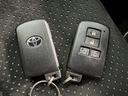 鍵がポケットの中でもドア開閉・エンジンスタートが可能な便利なスマートキーです！