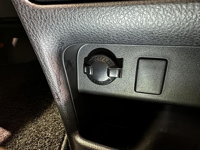 エスクァイア Ｇｉ　メモリーナビ　フルセグ　バックカメラ　ＥＴＣ　ドラレコ　ＣＤ　ＤＶＤ再生　後席モニター　オートクルーズコントロール　ＬＥＤヘッドランプ　両側電動スライド　乗車定員７人　３列シート　スマートキー（18枚目）