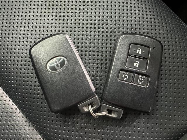 エスクァイア Ｇｉ　メモリーナビ　フルセグ　バックカメラ　ＥＴＣ　ドラレコ　ＣＤ　ＤＶＤ再生　後席モニター　オートクルーズコントロール　ＬＥＤヘッドランプ　両側電動スライド　乗車定員７人　３列シート　スマートキー（26枚目）