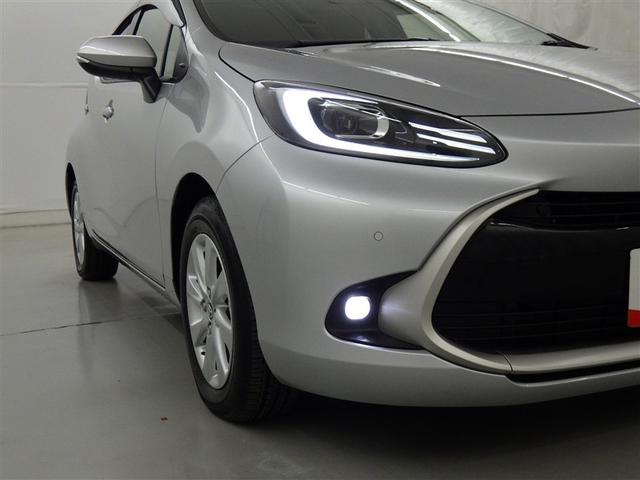 アクア Ｚ　衝突被害軽減システム　メモリーナビ　バックカメラ　ＥＴＣ　ミュージックプレイヤー接続可　オートクルーズコントロール　ＬＥＤヘッドランプ　スマートキー　キーレス　ハイブリッド（7枚目）