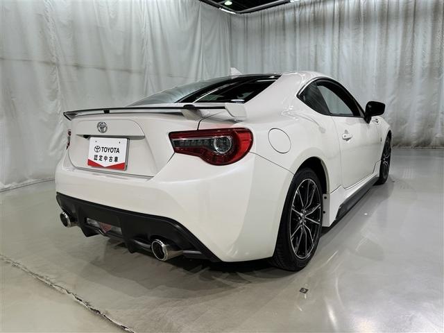 ８６ ＧＴリミテッド　６速マニュアル　メモリーナビ　フルセグ　バックカメラ　ＥＴＣ　ＣＤ　ミュージックプレイヤー接続可　オートクルーズコントロール　ＬＥＤヘッドランプ　スマートキー　キーレス（6枚目）