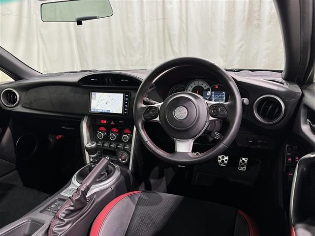 ８６ ＧＴリミテッド　６速マニュアル　メモリーナビ　フルセグ　バックカメラ　ＥＴＣ　ＣＤ　ミュージックプレイヤー接続可　オートクルーズコントロール　ＬＥＤヘッドランプ　スマートキー　キーレス（8枚目）