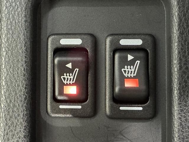 ８６ ＧＴリミテッド　６速マニュアル　メモリーナビ　フルセグ　バックカメラ　ＥＴＣ　ＣＤ　ミュージックプレイヤー接続可　オートクルーズコントロール　ＬＥＤヘッドランプ　スマートキー　キーレス（17枚目）