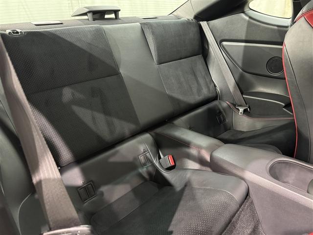 ８６ ＧＴリミテッド　６速マニュアル　メモリーナビ　フルセグ　バックカメラ　ＥＴＣ　ＣＤ　ミュージックプレイヤー接続可　オートクルーズコントロール　ＬＥＤヘッドランプ　スマートキー　キーレス（29枚目）