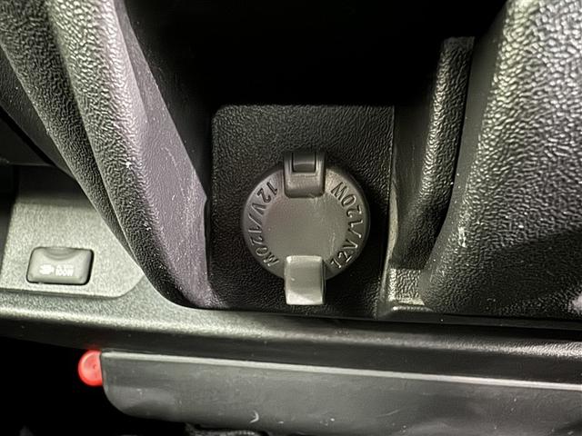 ハイエースバン スーパーＧＬ　ダークプライムＩＩ　衝突被害軽減システム　メモリーナビ　フルセグ　バックカメラ　ＥＴＣ　ドラレコ　ＣＤ　ミュージックプレイヤー接続可　ＤＶＤ再生　ＬＥＤヘッドランプ　スマートキー　キーレス　ディーゼル（20枚目）