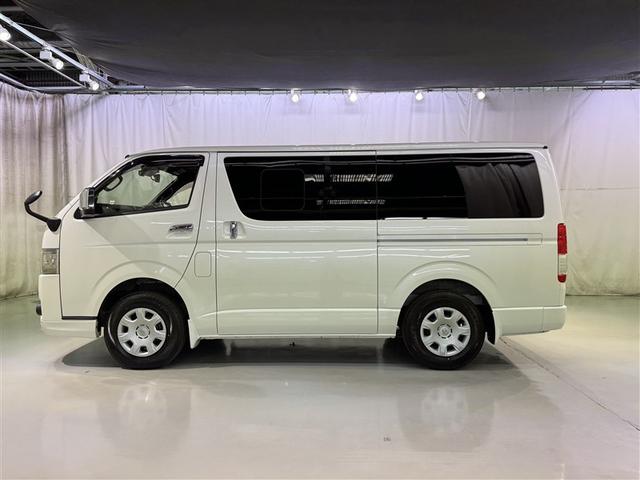 ハイエースバン スーパーＧＬ　ダークプライムＩＩ　衝突被害軽減システム　メモリーナビ　フルセグ　バックカメラ　ＥＴＣ　ドラレコ　ＣＤ　ミュージックプレイヤー接続可　ＤＶＤ再生　ＬＥＤヘッドランプ　スマートキー　キーレス　４ＷＤ　ディーゼル（4枚目）