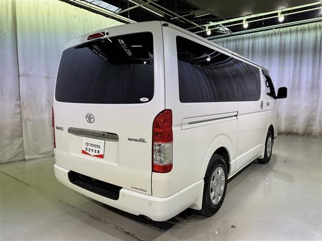 ハイエースバン スーパーＧＬ　ダークプライムＩＩ　衝突被害軽減システム　メモリーナビ　フルセグ　バックカメラ　ＥＴＣ　ドラレコ　ＣＤ　ミュージックプレイヤー接続可　ＤＶＤ再生　ＬＥＤヘッドランプ　スマートキー　キーレス　４ＷＤ　ディーゼル（6枚目）