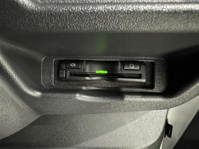 ハイエースバン スーパーＧＬ　ダークプライムＩＩ　衝突被害軽減システム　メモリーナビ　フルセグ　バックカメラ　ＥＴＣ　ドラレコ　ＣＤ　ミュージックプレイヤー接続可　ＤＶＤ再生　ＬＥＤヘッドランプ　スマートキー　キーレス　４ＷＤ　ディーゼル（13枚目）