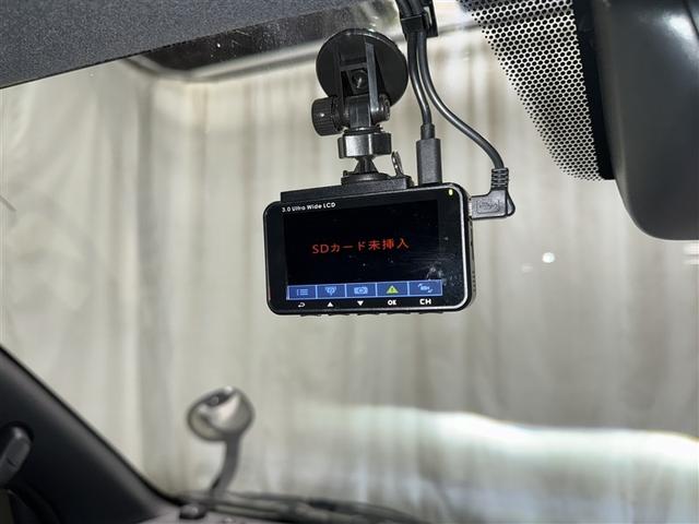 ハイエースバン スーパーＧＬ　ダークプライムＩＩ　衝突被害軽減システム　メモリーナビ　フルセグ　バックカメラ　ＥＴＣ　ドラレコ　ＣＤ　ミュージックプレイヤー接続可　ＤＶＤ再生　ＬＥＤヘッドランプ　スマートキー　キーレス　４ＷＤ　ディーゼル（26枚目）