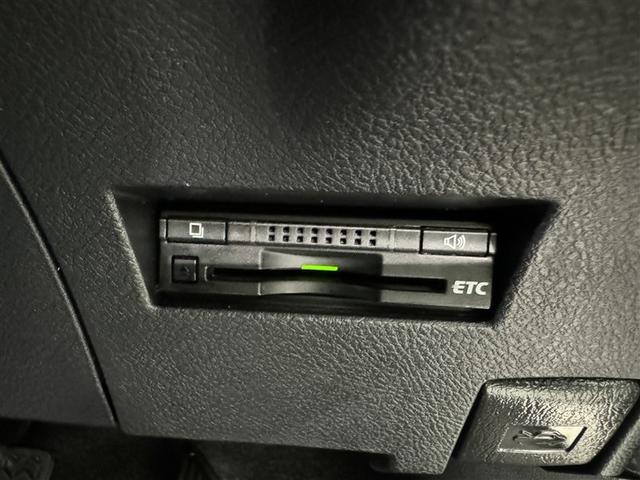 カローラフィールダー ハイブリッドＧ　メモリーナビ　フルセグ　バックカメラ　ＥＴＣ　ＣＤ　ミュージックプレイヤー接続可　ＨＩＤヘッドライト　スマートキー　キーレス　ハイブリッド（13枚目）
