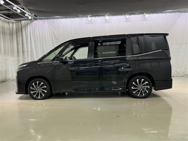 ヴォクシー ハイブリッドＳ－Ｚ　衝突被害軽減システム　フルセグ　バックカメラ　ＥＴＣ　ドラレコ　ＣＤ　ミュージックプレイヤー接続可　ＤＶＤ再生　オートクルーズコントロール　ＬＥＤヘッドランプ　両側電動スライド　乗車定員７人　キーレス（4枚目）