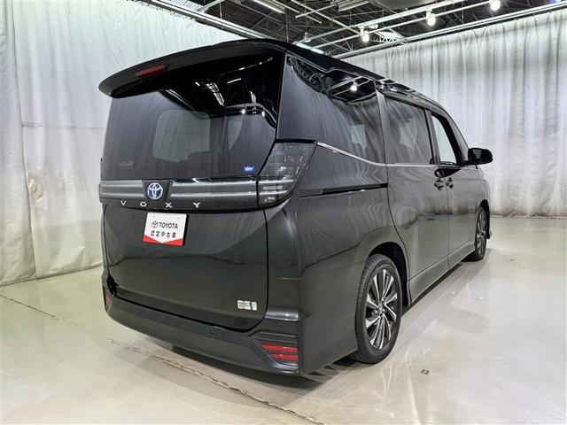 ヴォクシー ハイブリッドＳ－Ｚ　衝突被害軽減システム　フルセグ　バックカメラ　ＥＴＣ　ドラレコ　ＣＤ　ミュージックプレイヤー接続可　ＤＶＤ再生　オートクルーズコントロール　ＬＥＤヘッドランプ　両側電動スライド　乗車定員７人　キーレス（6枚目）