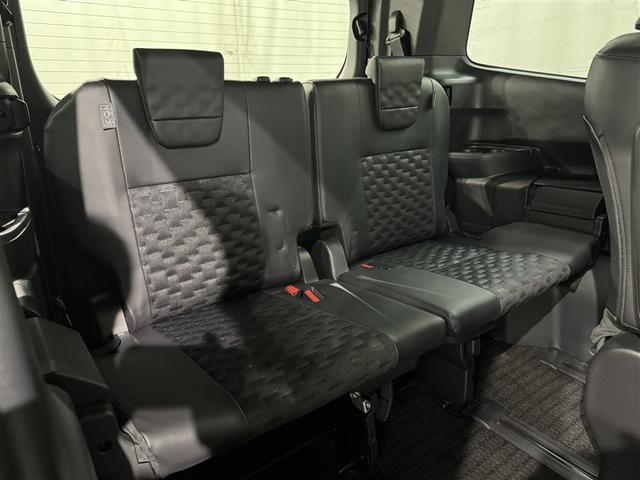 ヴォクシー ハイブリッドＳ－Ｚ　衝突被害軽減システム　フルセグ　バックカメラ　ＥＴＣ　ドラレコ　ＣＤ　ミュージックプレイヤー接続可　ＤＶＤ再生　オートクルーズコントロール　ＬＥＤヘッドランプ　両側電動スライド　乗車定員７人　キーレス（30枚目）