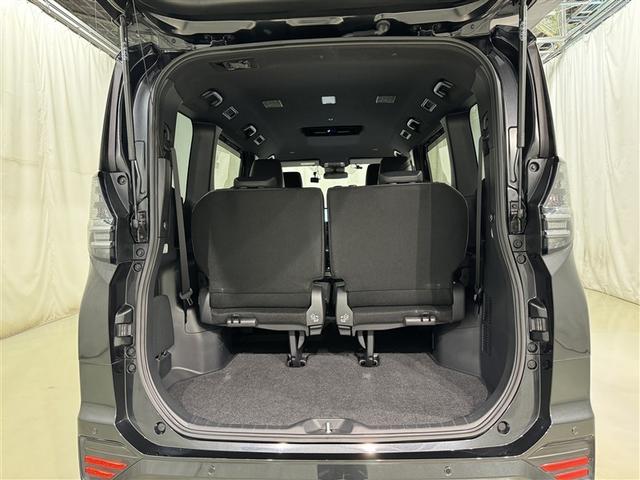 ヴォクシー ハイブリッドＳ－Ｚ　衝突被害軽減システム　フルセグ　バックカメラ　ＥＴＣ　ドラレコ　ＣＤ　ミュージックプレイヤー接続可　ＤＶＤ再生　オートクルーズコントロール　ＬＥＤヘッドランプ　両側電動スライド　乗車定員７人　キーレス（31枚目）