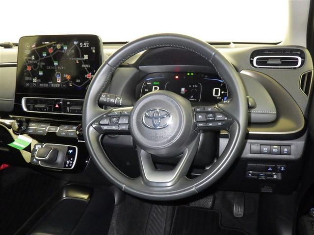 アクア Ｚ　衝突被害軽減システム　メモリーナビ　フルセグ　バックカメラ　ＥＴＣ　ミュージックプレイヤー接続可　オートクルーズコントロール　ＬＥＤヘッドランプ　スマートキー　キーレス　ハイブリッド　ワンオーナー（7枚目）