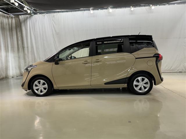 シエンタ ハイブリッドＧ　衝突被害軽減システム　メモリーナビ　フルセグ　バックカメラ　ＥＴＣ　ドラレコ　ＣＤ　ミュージックプレイヤー接続可　ＤＶＤ再生　オートクルーズコントロール　ＬＥＤヘッドランプ　両側電動スライド　キーレス（4枚目）