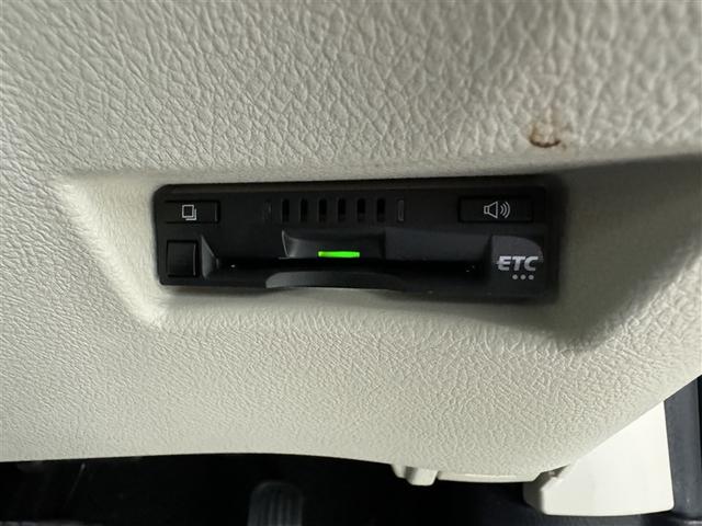 シエンタ ハイブリッドＧ　衝突被害軽減システム　メモリーナビ　フルセグ　バックカメラ　ＥＴＣ　ドラレコ　ＣＤ　ミュージックプレイヤー接続可　ＤＶＤ再生　オートクルーズコントロール　ＬＥＤヘッドランプ　両側電動スライド　キーレス（15枚目）