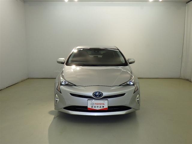 プリウス Ａプレミアム　ツーリングセレクション　衝突被害軽減システム　メモリーナビ　フルセグ　バックカメラ　ＥＴＣ　ＣＤ　ＤＶＤ再生　革シート　電動シート　オートクルーズコントロール　ＬＥＤヘッドランプ　スマートキー　キーレス　ハイブリッド（4枚目）