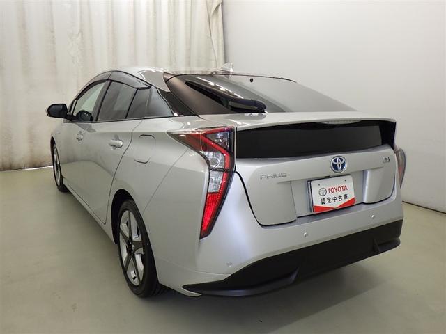 プリウス Ａプレミアム　ツーリングセレクション　衝突被害軽減システム　メモリーナビ　フルセグ　バックカメラ　ＥＴＣ　ＣＤ　ＤＶＤ再生　革シート　電動シート　オートクルーズコントロール　ＬＥＤヘッドランプ　スマートキー　キーレス　ハイブリッド（6枚目）